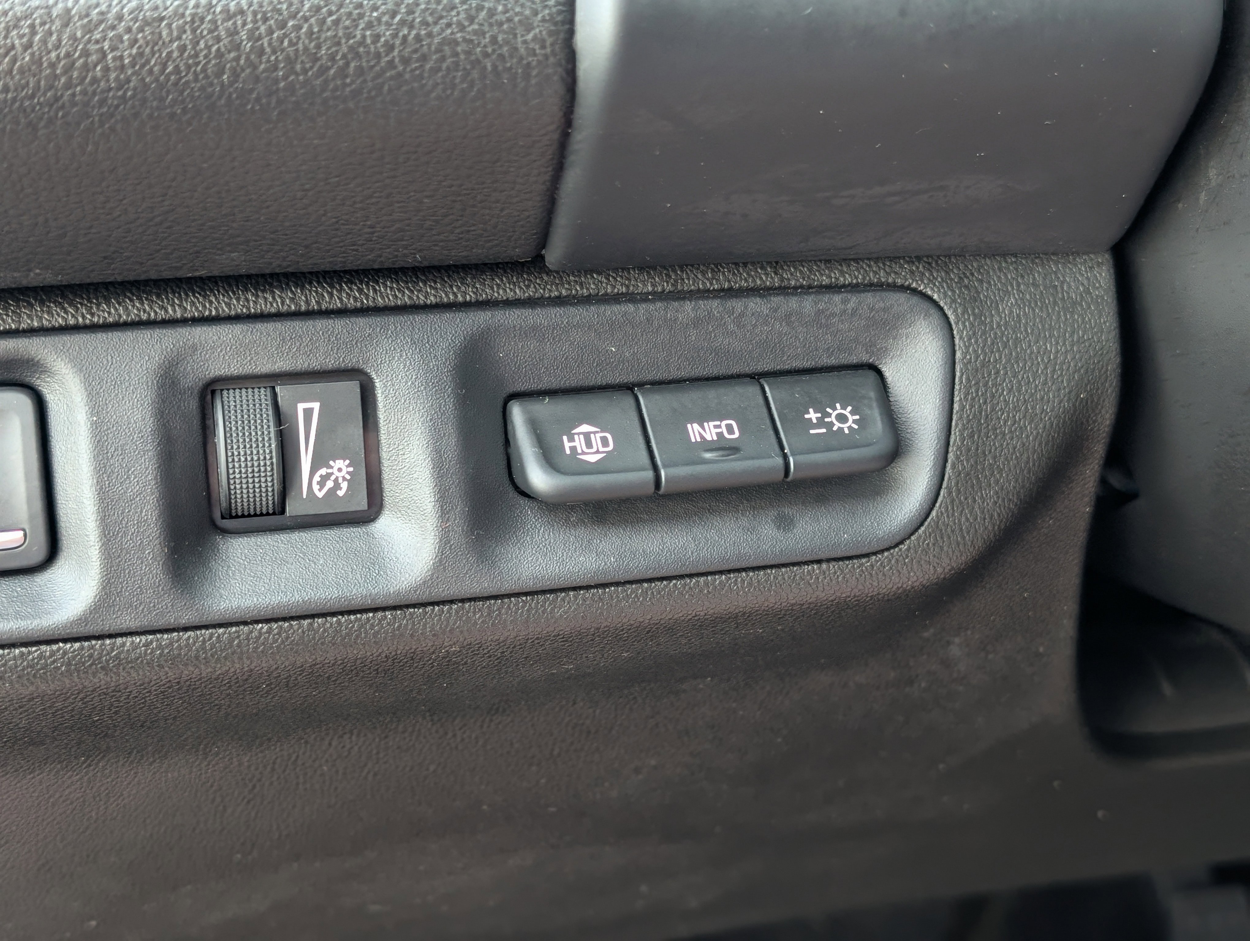 Used 2022 GMC Acadia Denali w/ Trailering Package image 29