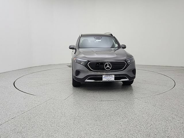 Used 2023 Mercedes-Benz EQB 300 4MATIC image 2