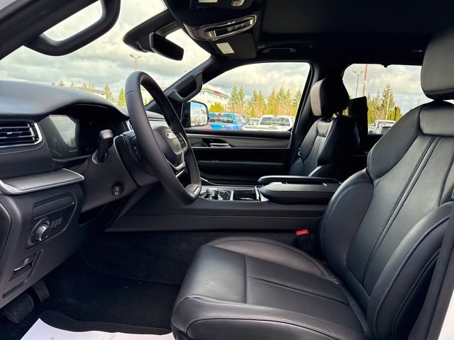 New 2026 Jeep Grand Wagoneer Limited AWD/4WD image 17