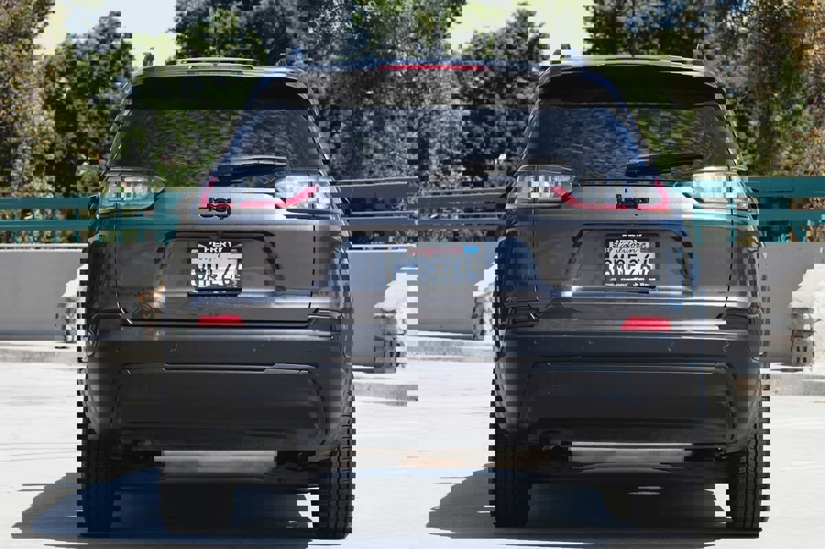 Used 2019 Jeep Cherokee Latitude Plus image 4