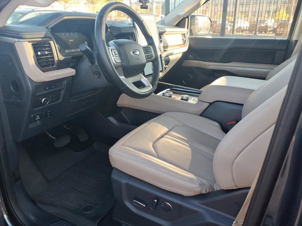 Used 2022 Ford Expedition Max Limited image 13