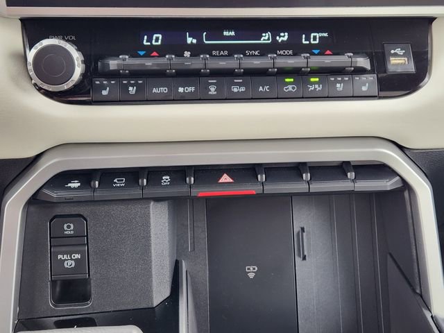 Used 2025 Toyota Sequoia Capstone image 14