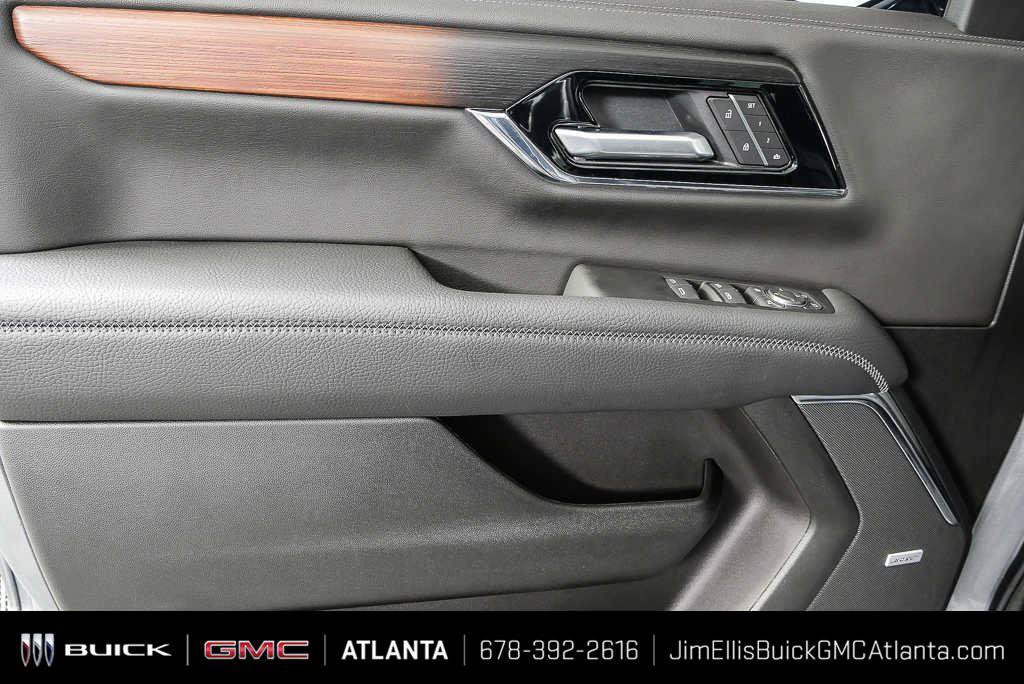 New 2026 GMC Yukon XL Denali w/ Denali Reserve Package AWD/4WD image 6