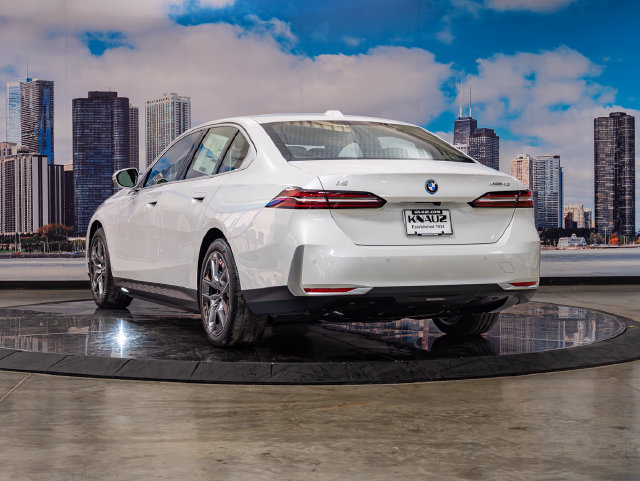 Used 2027 BMW i5 xDrive40 w/ Premium Package AWD/4WD image 9