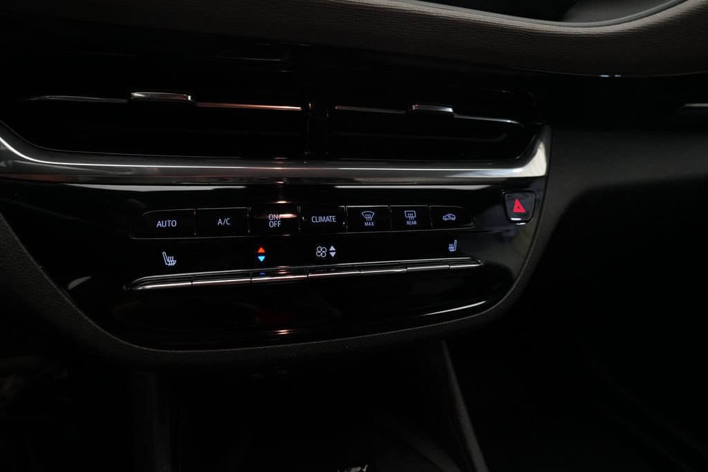 Used 2025 Buick Envista Avenir FWD image 21
