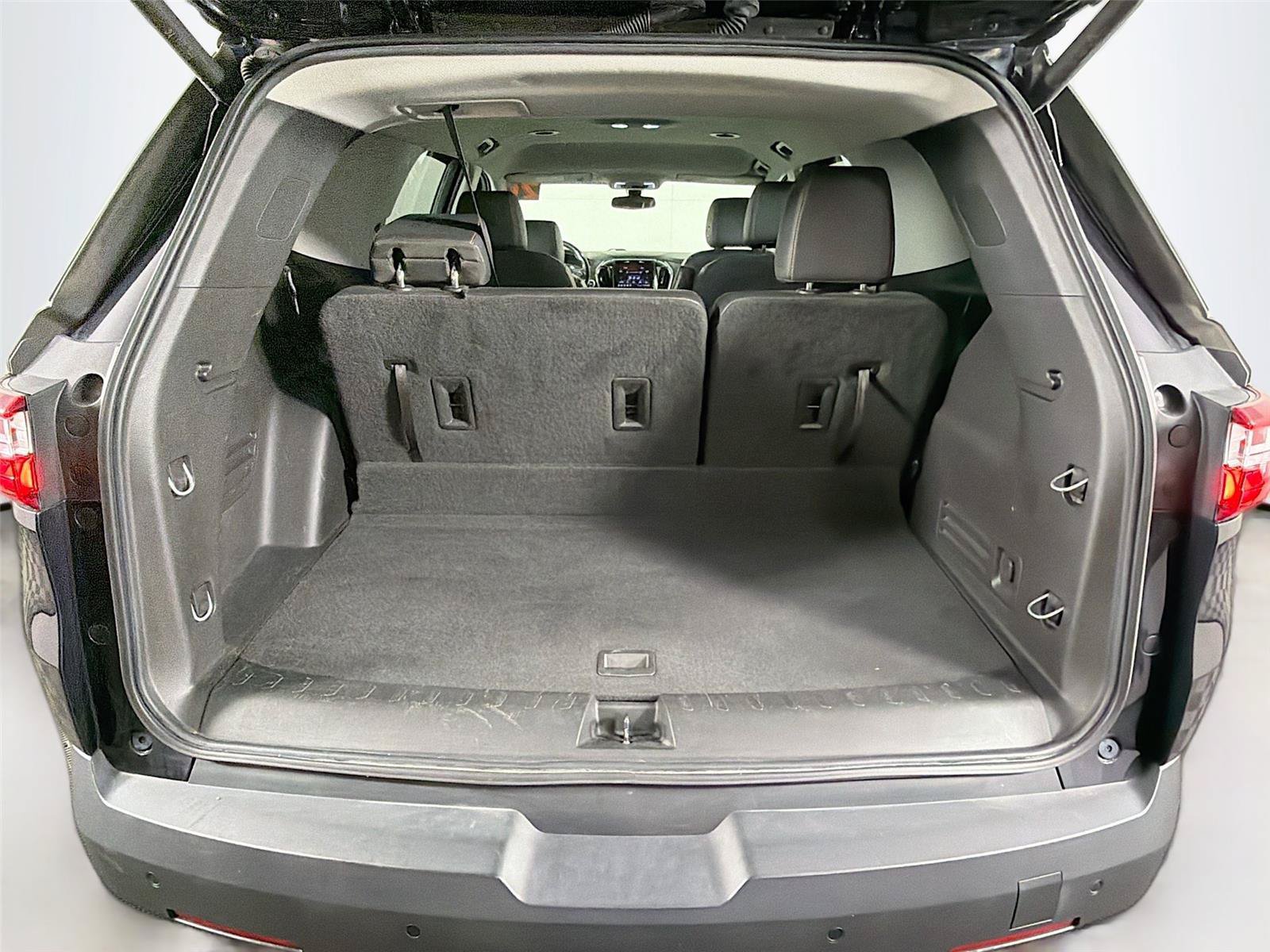 Used 2020 Chevrolet Traverse LT AWD/4WD image 14