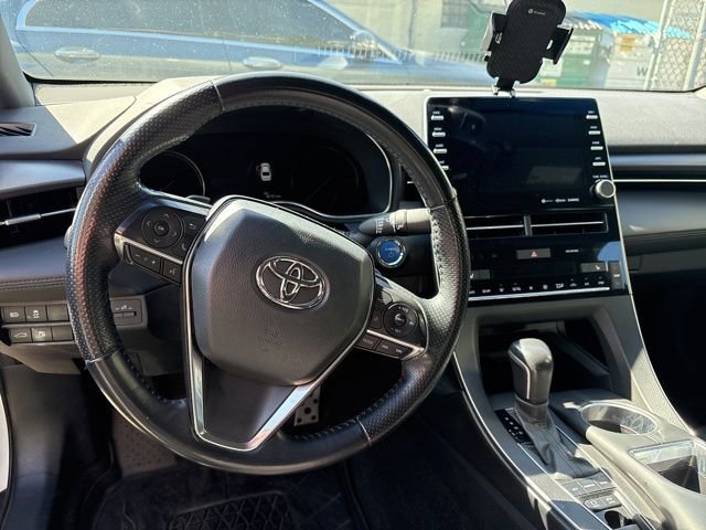 Used 2022 Toyota Avalon XSE image 5