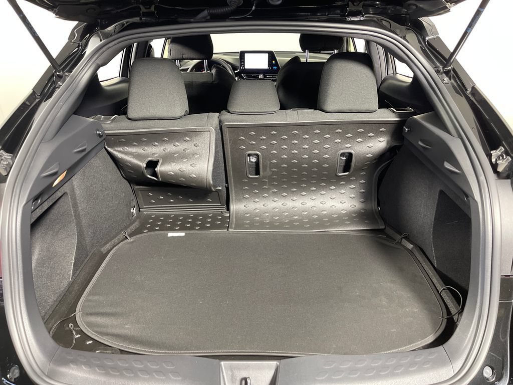 Used 2019 Toyota C-HR LE FWD image 10