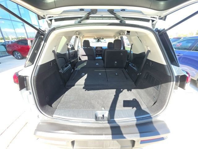 Used 2024 Nissan Pathfinder S image 27