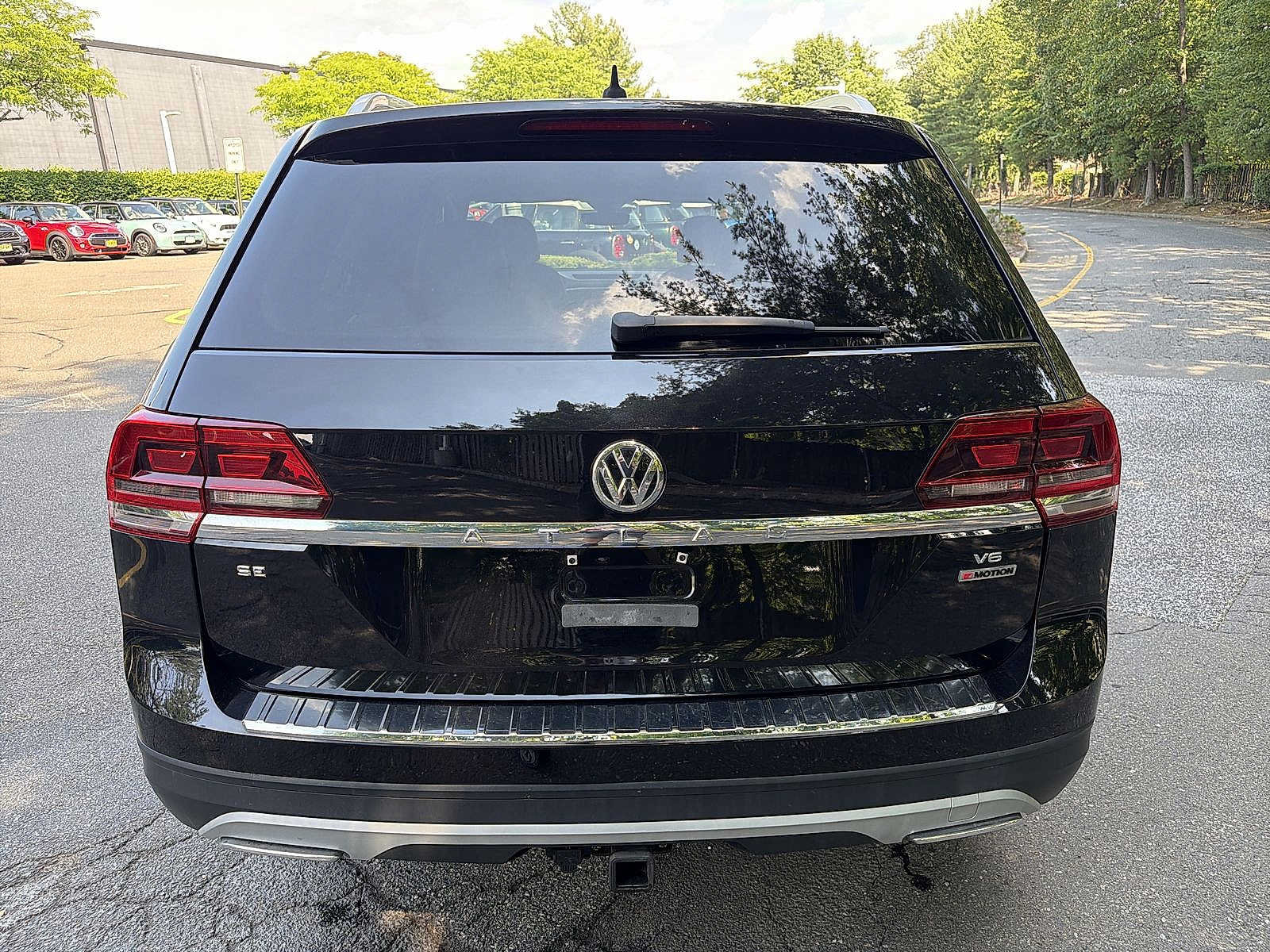 Used 2019 Volkswagen Atlas SE w/ Towing Package AWD/4WD image 13