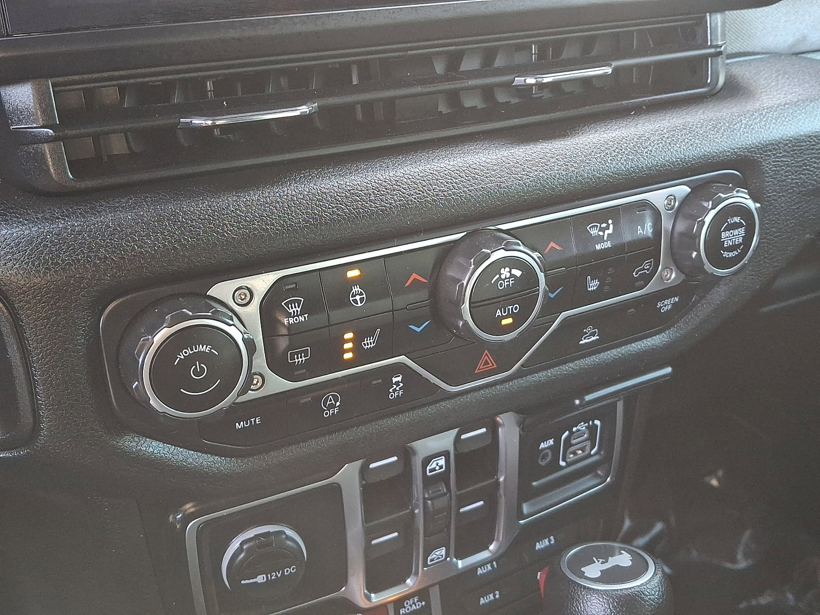 Used 2024 Jeep Wrangler Unlimited Sport image 17