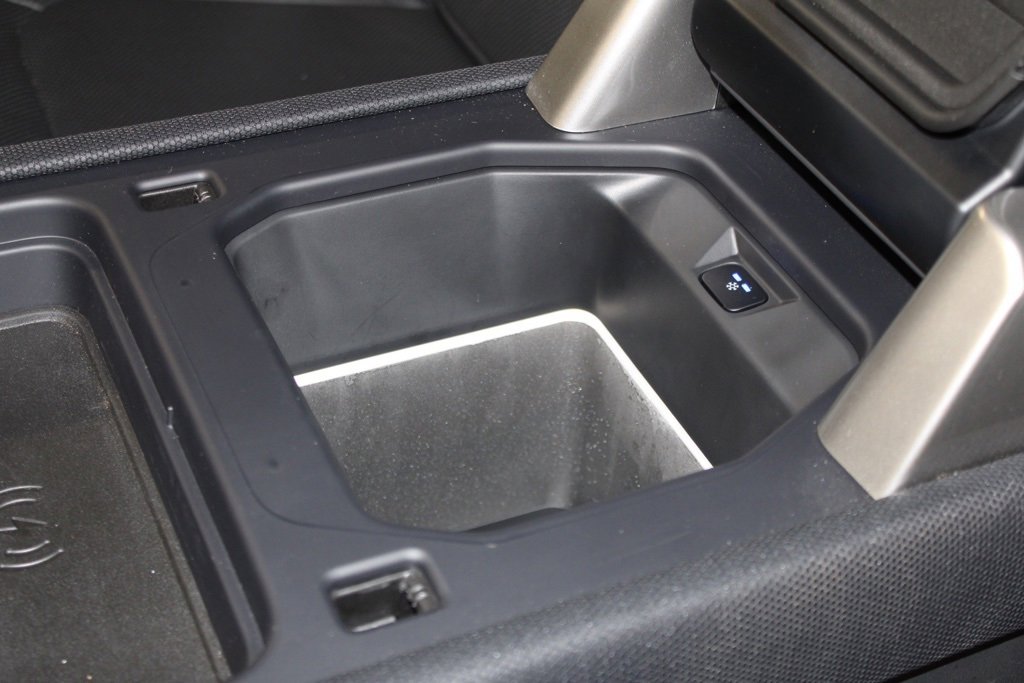 Certified 2024 Land Rover Defender 130 V8 image 29