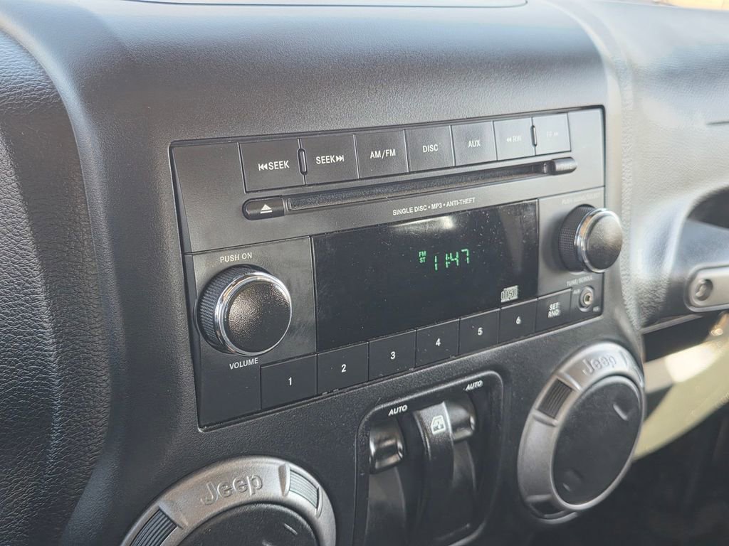 Used 2018 Jeep Wrangler Sport image 26