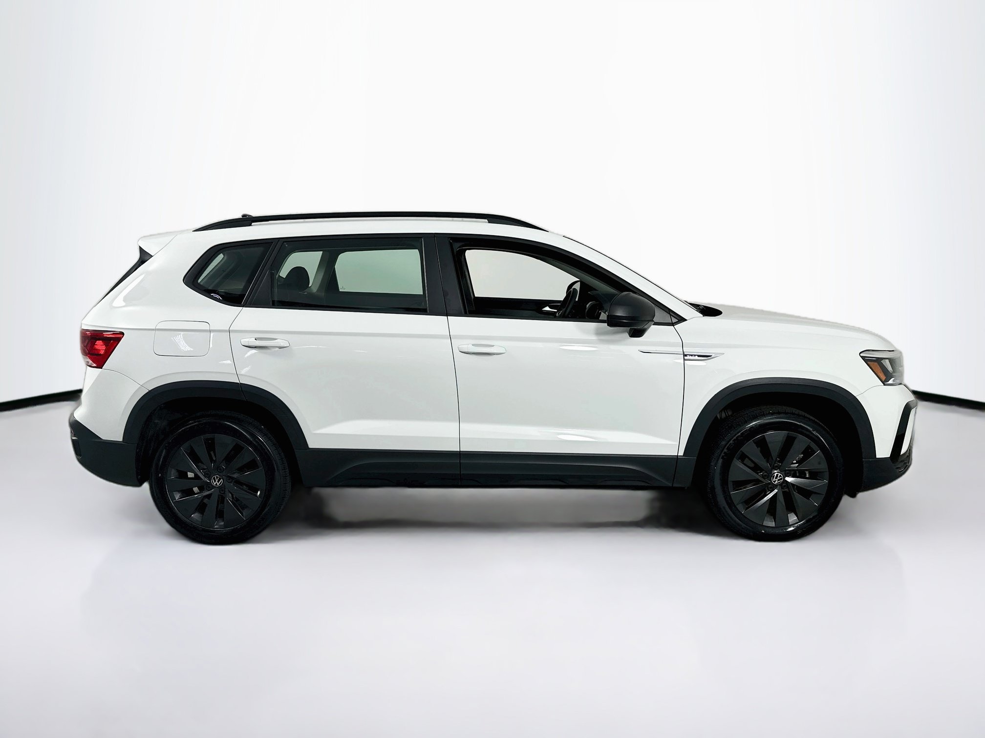 Used 2023 Volkswagen Taos S FWD image 4