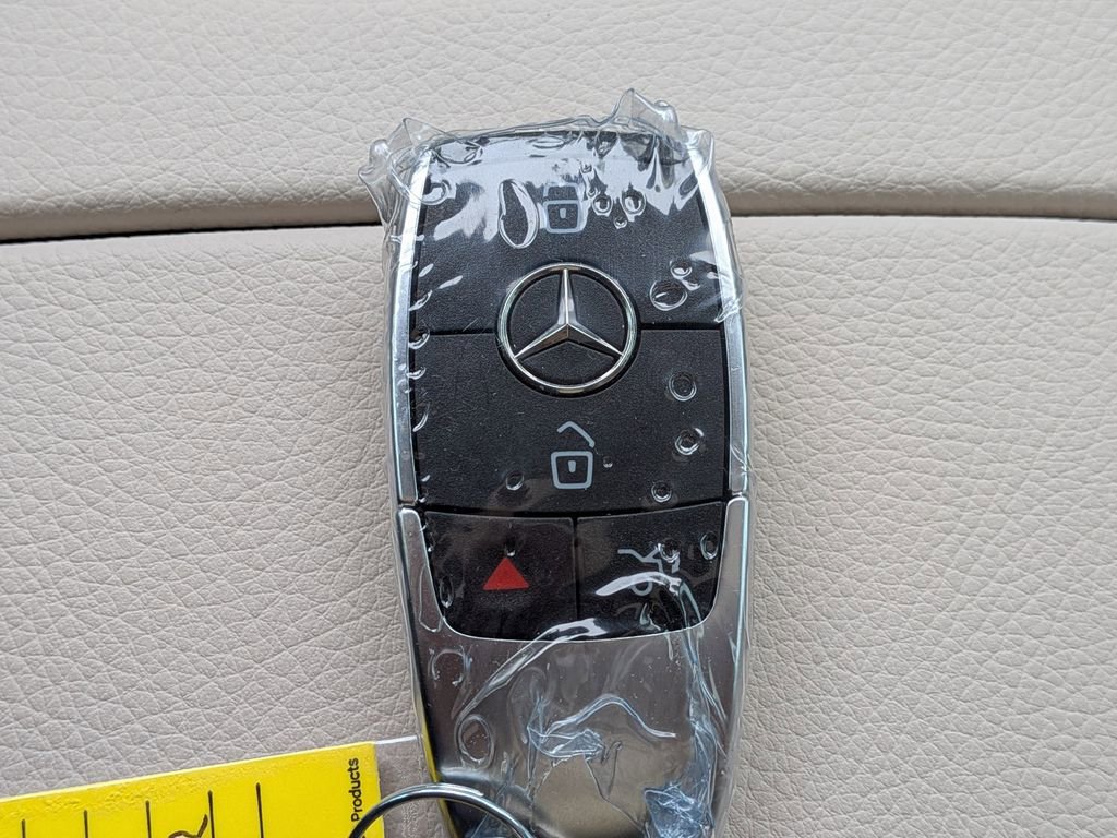 Used 2025 Mercedes-Benz GLE 350 4MATIC image 32