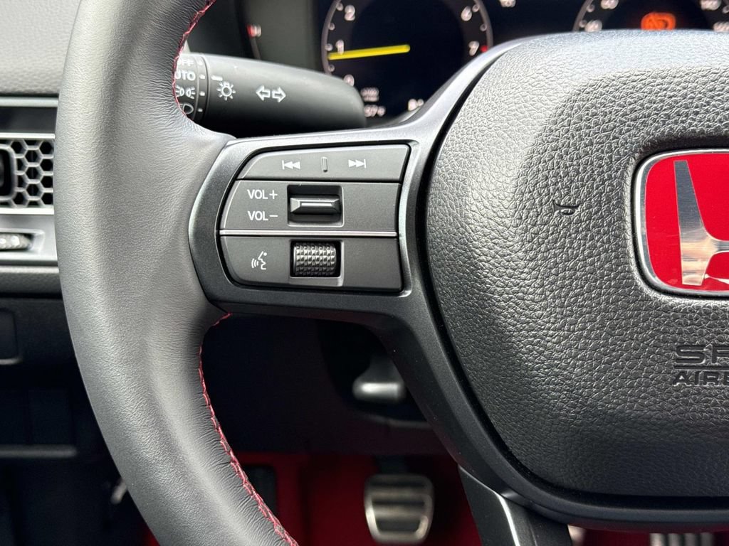 Used 2023 Honda Civic Type R image 9