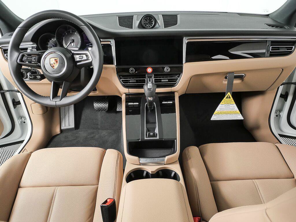 Certified 2026 Porsche Macan Turbo AWD/4WD image 18
