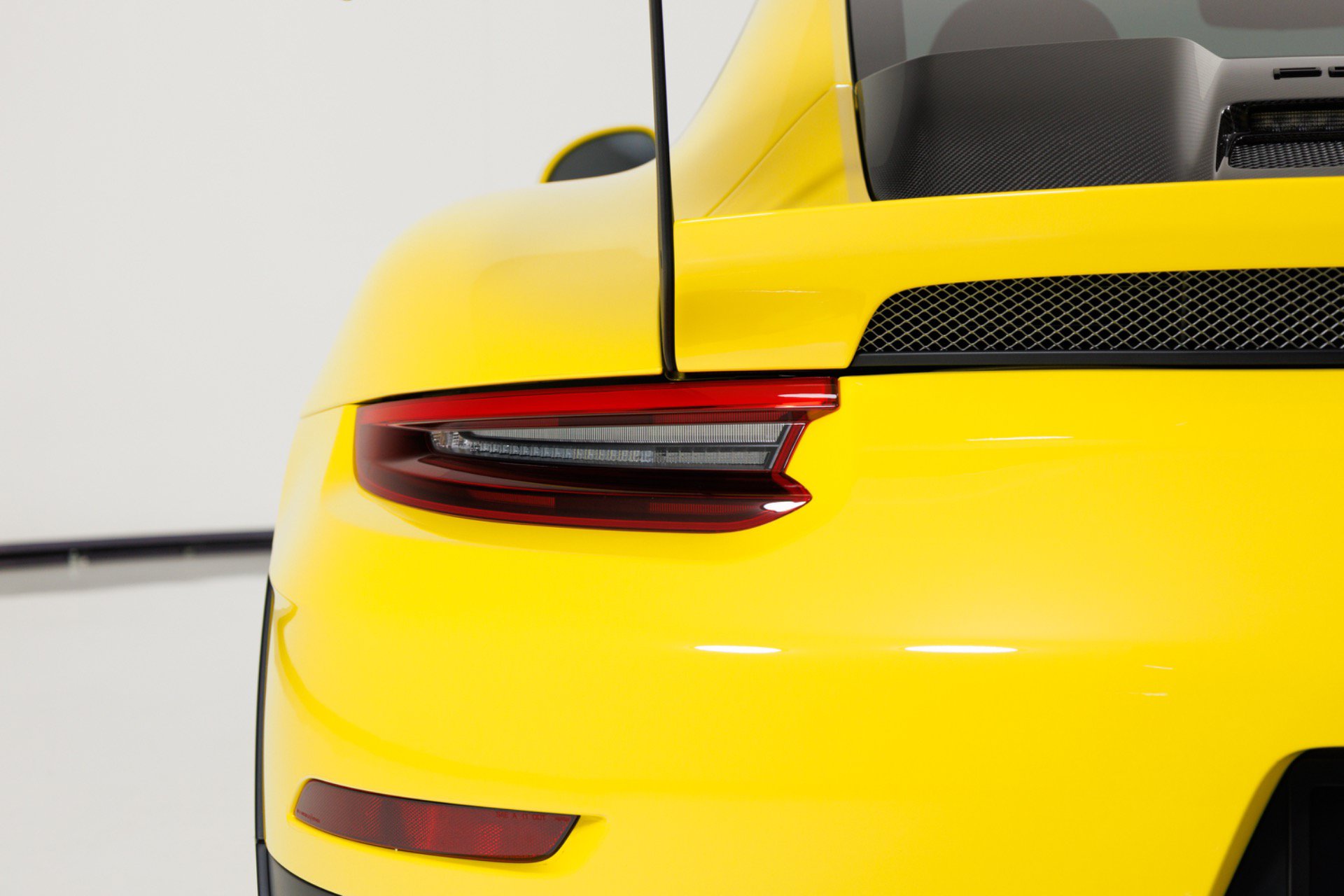 Used 2018 Porsche 911 GT2 RS w/ Weissach Package RWD image 79