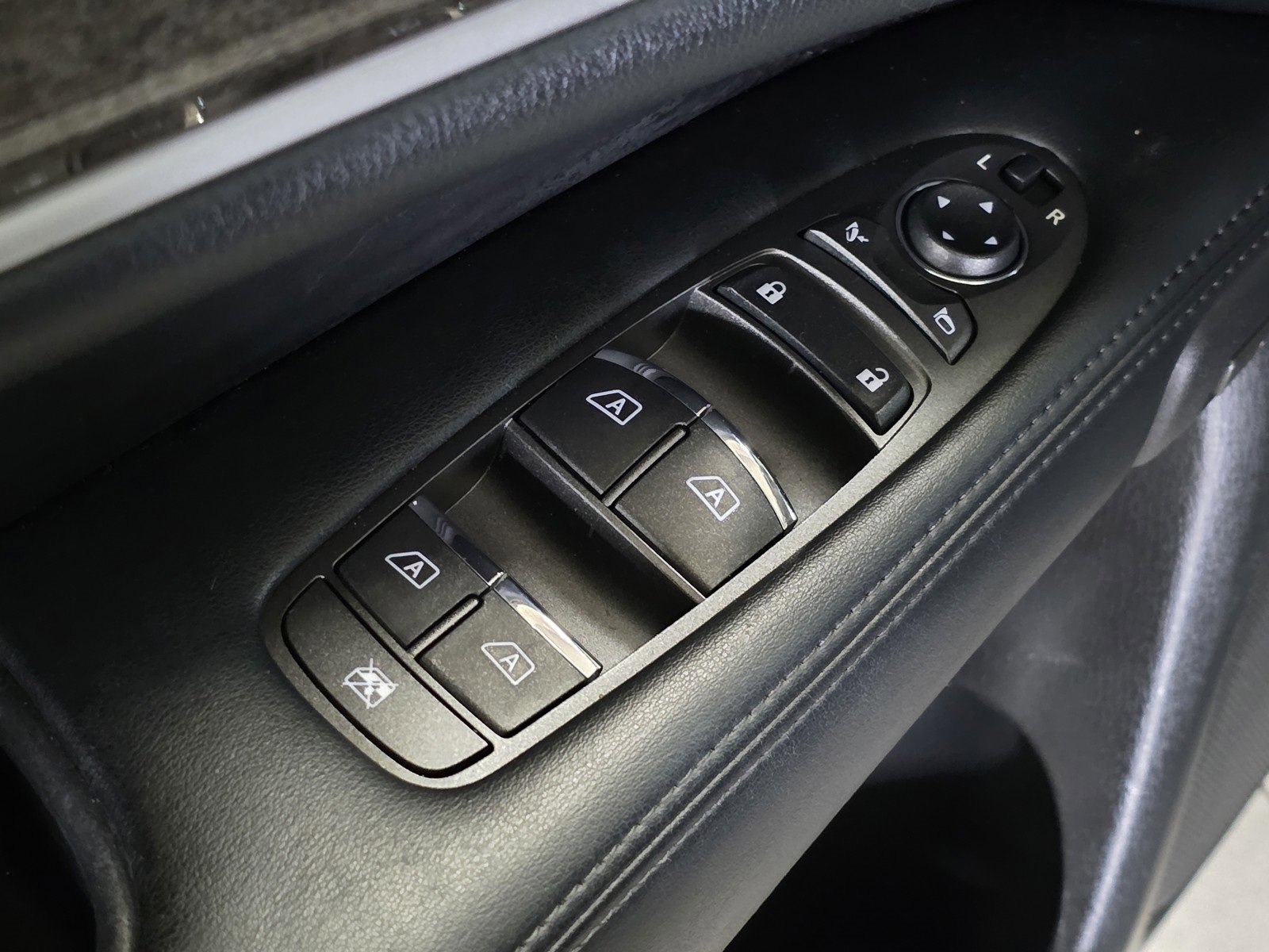 Used 2013 INFINITI JX35 FWD w/ Premium Pkg image 23