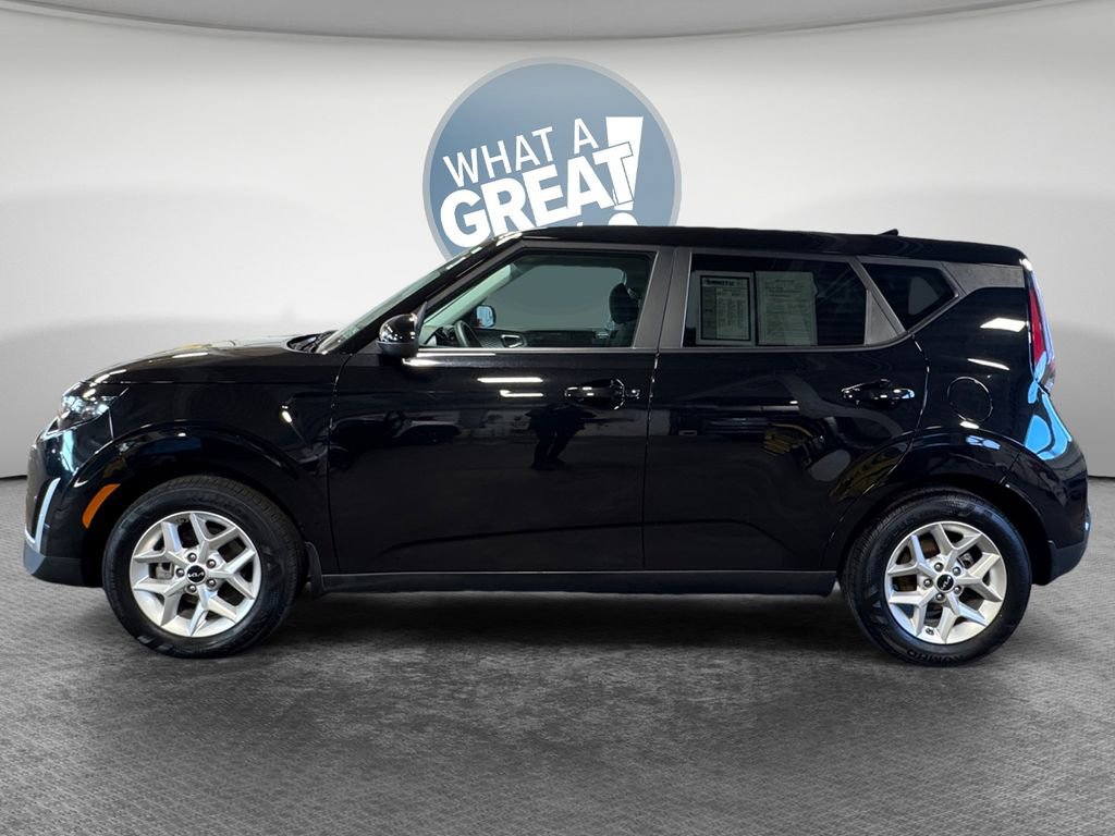 Used 2023 Kia Soul S FWD image 7