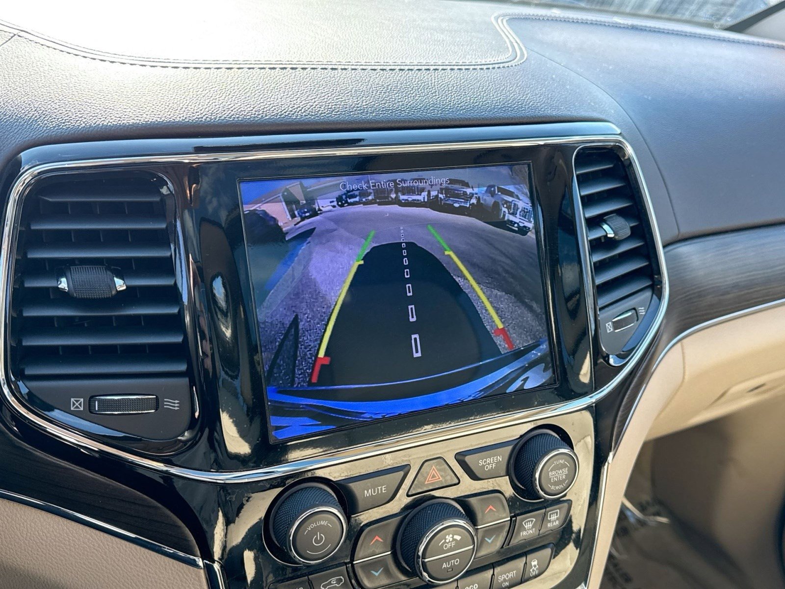 Used 2019 Jeep Grand Cherokee Overland image 19