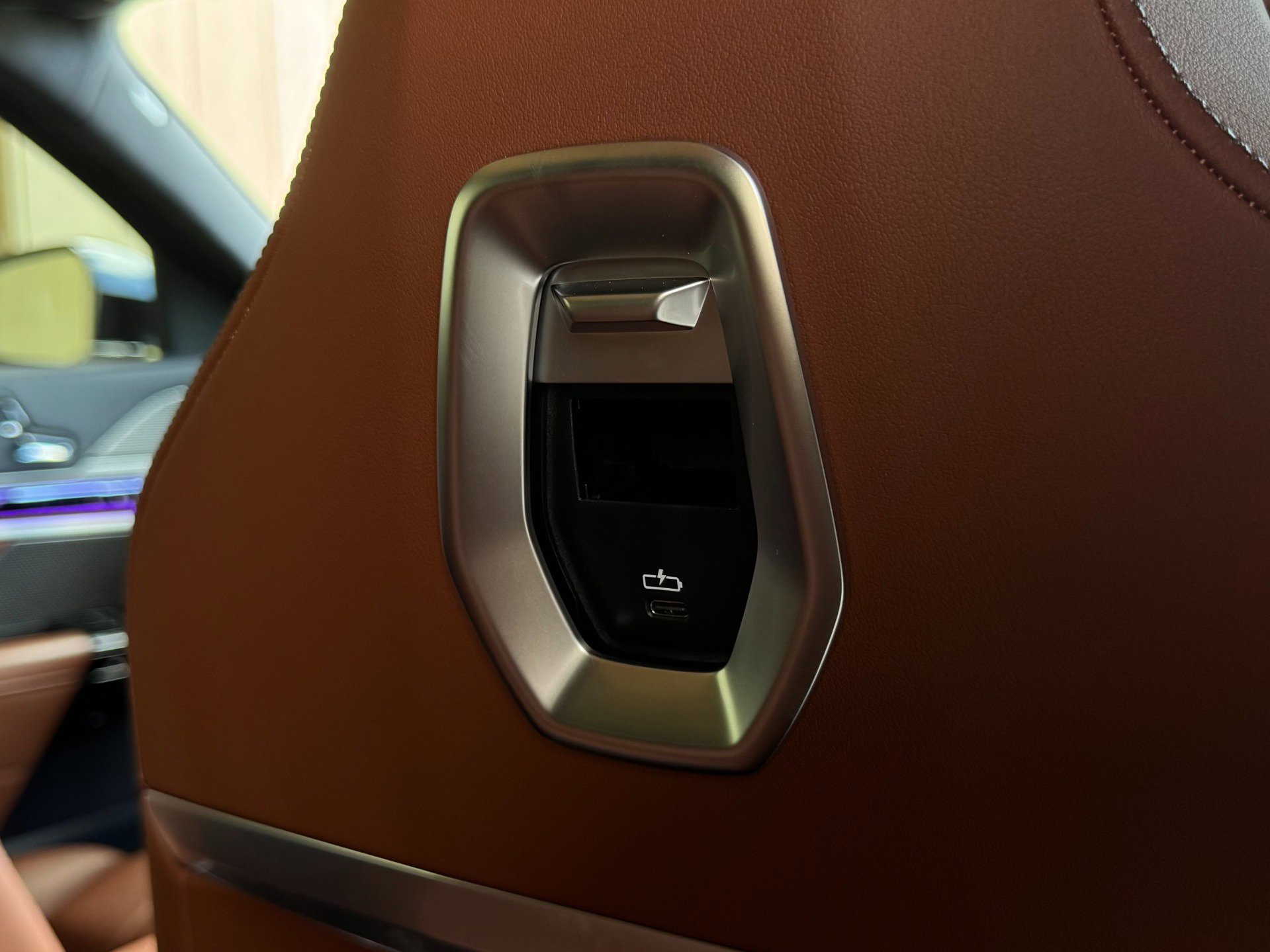 Used 2025 BMW i7 eDrive50 w/ Executive Package image 38