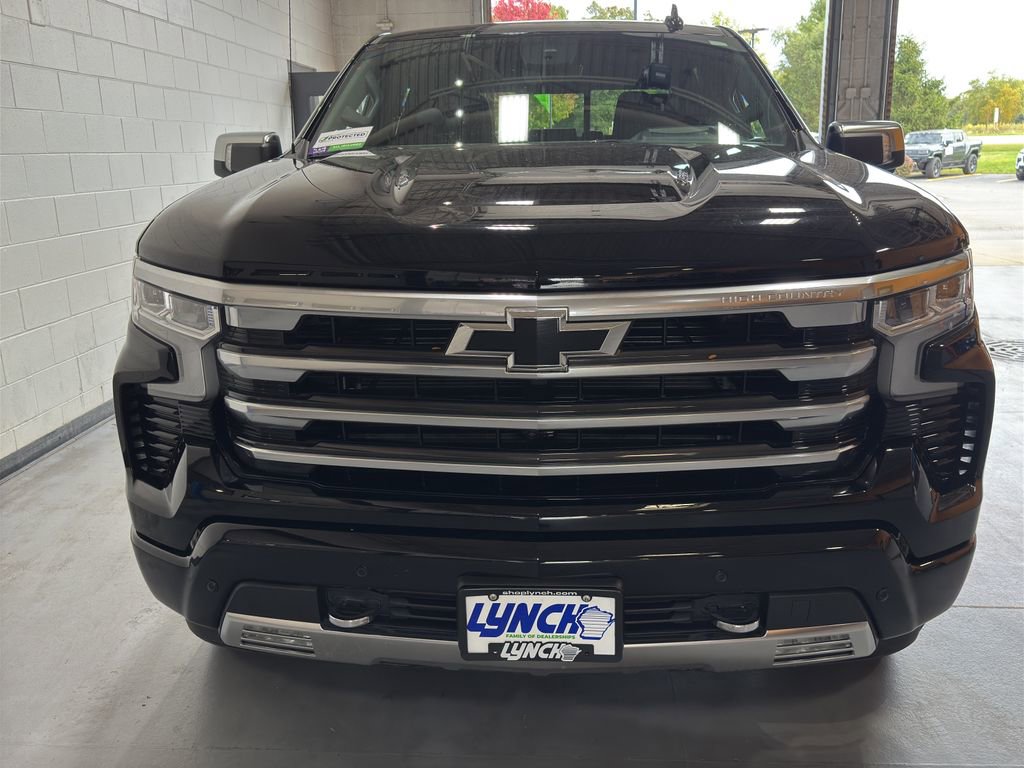 Used 2023 Chevrolet Silverado 1500 High Country w/ High Country Premium Package image 9