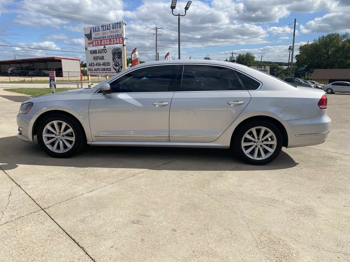 Used 2012 Volkswagen Passat 2.5 SEL FWD image 9