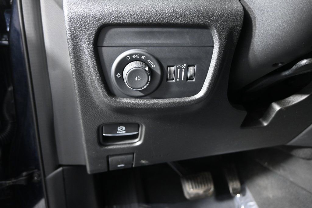 Used 2023 Jeep Grand Cherokee Limited image 27