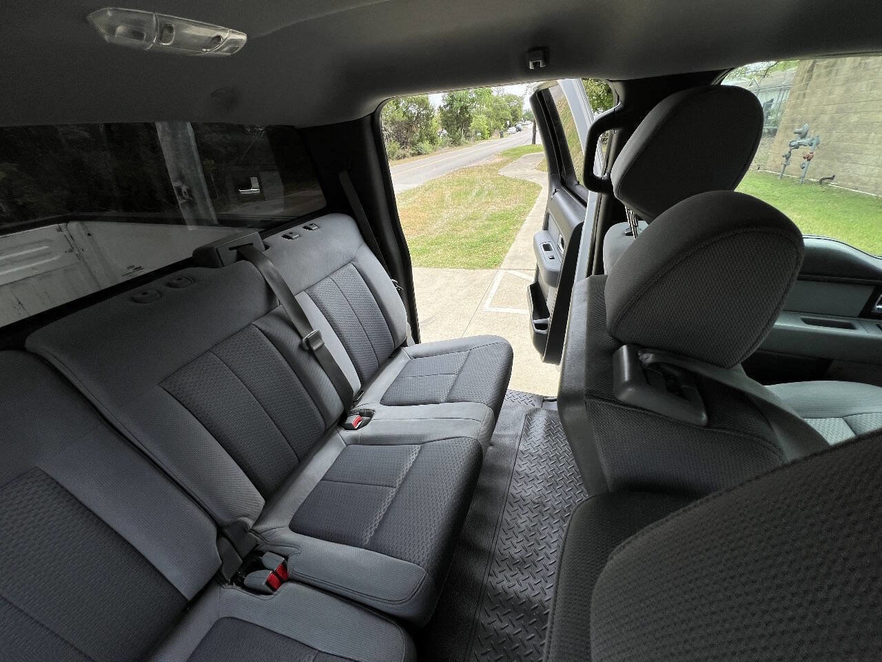 Used 2013 Ford F150 XLT w/ Trailer Tow Pkg image 40