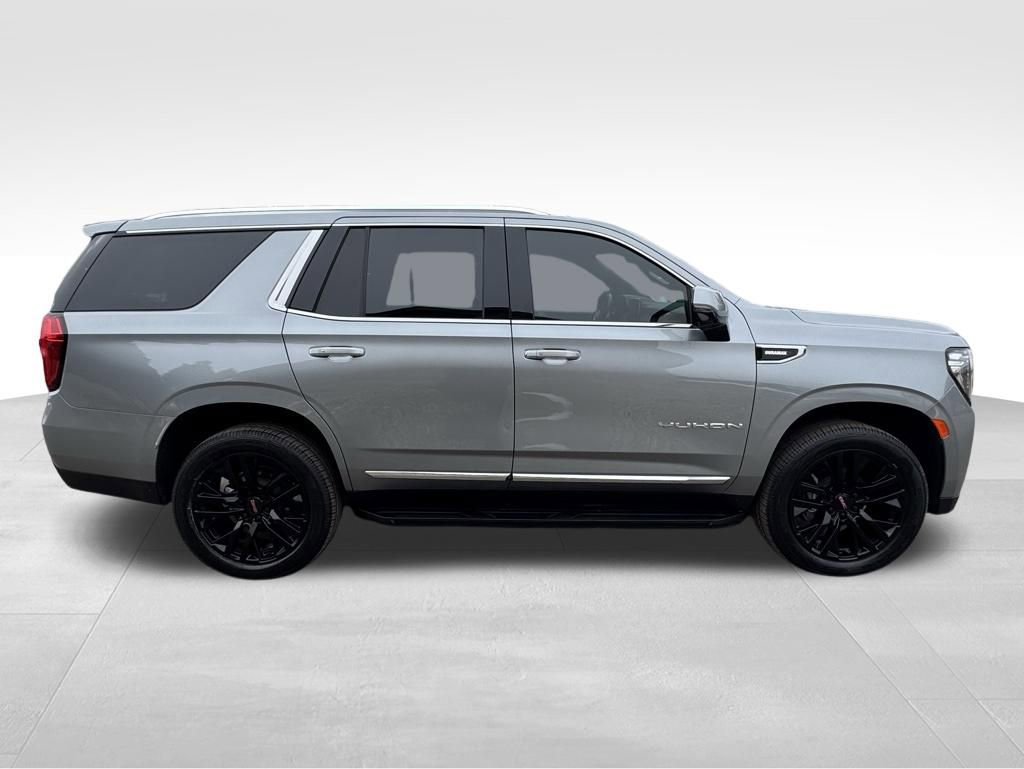 Used 2024 GMC Yukon SLT w/ SLT Luxury Package image 6