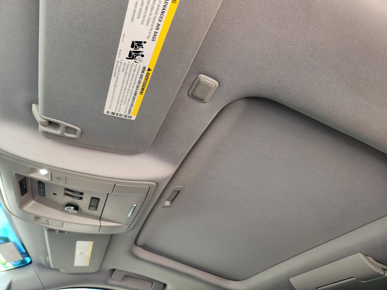 Used 2015 Chevrolet Suburban LTZ AWD/4WD image 28