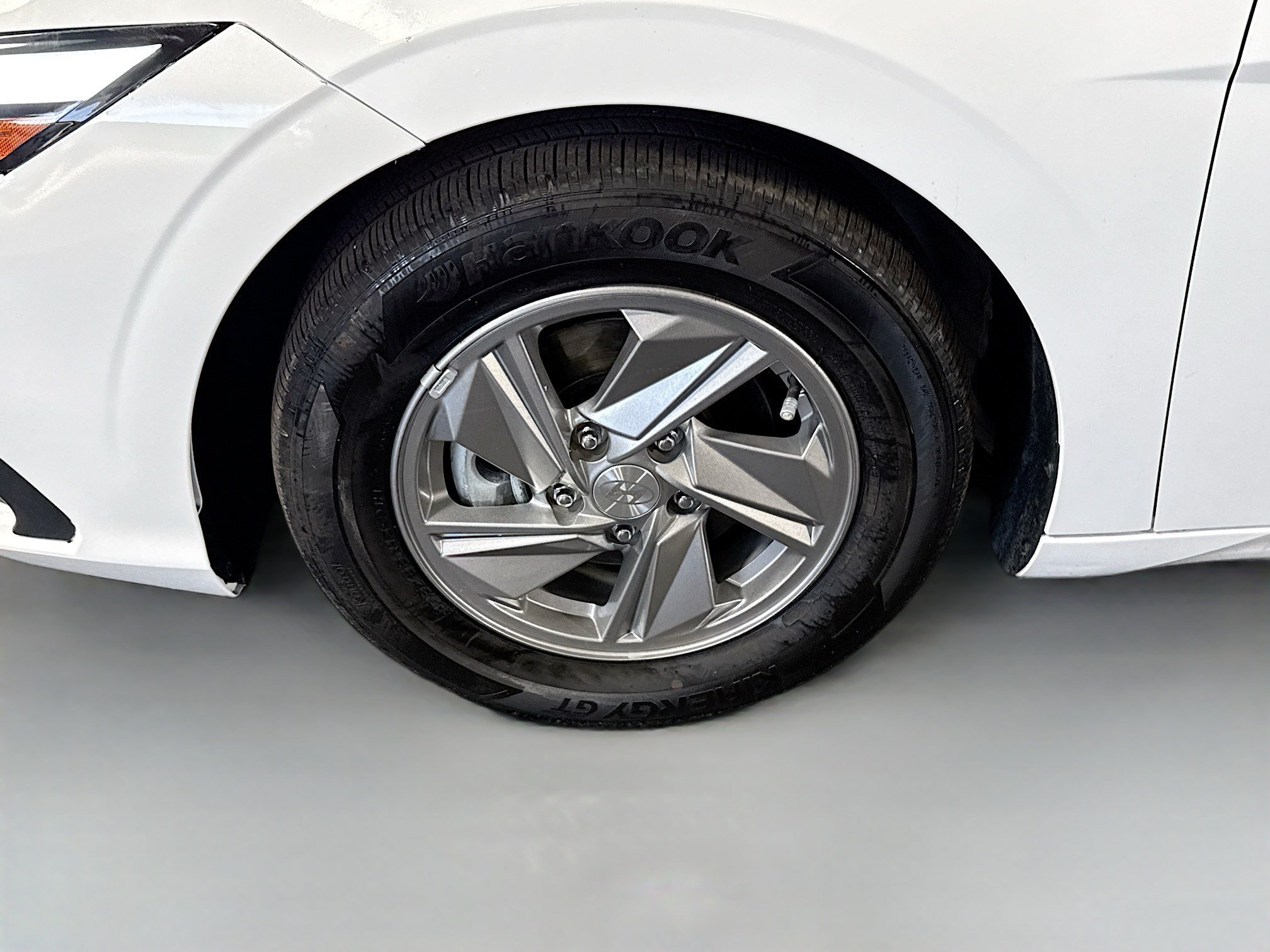 Used 2025 Hyundai Elantra SE FWD image 37
