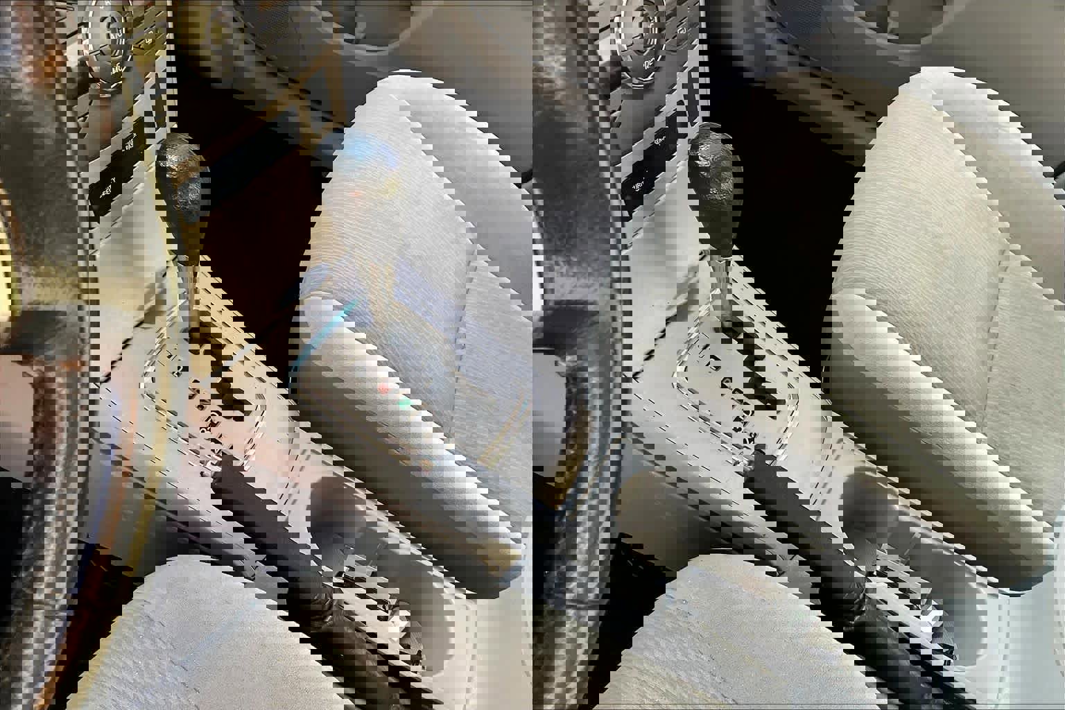 Used 2013 Toyota Corolla LE w/ Premium Pkg image 14