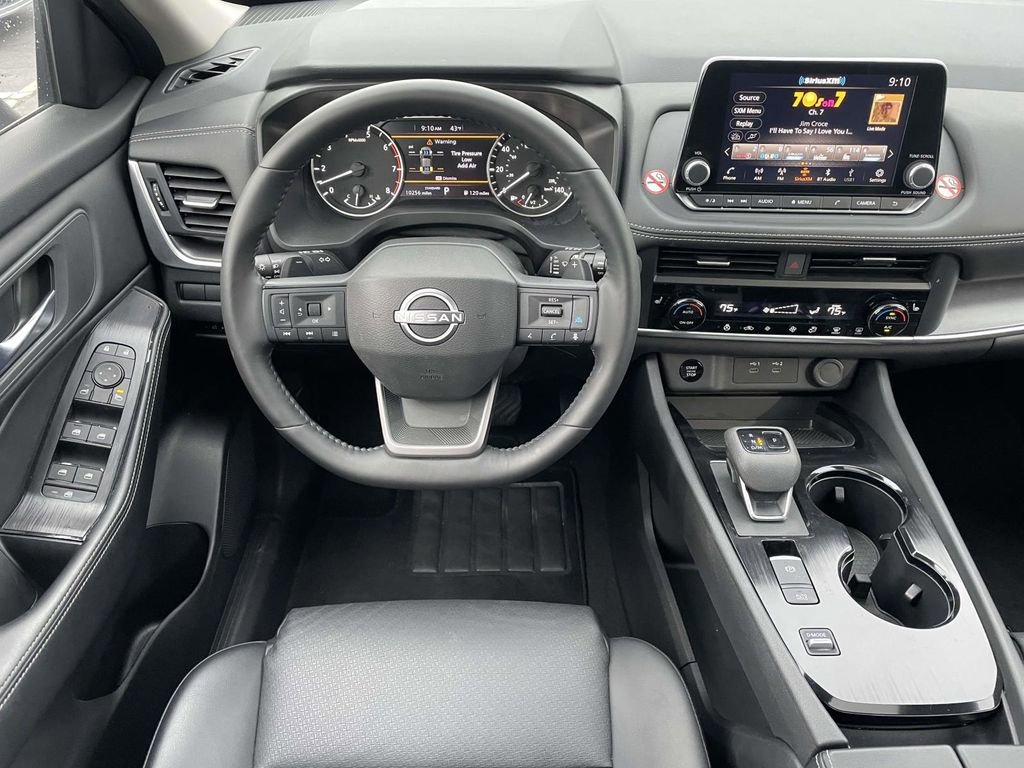 Used 2025 Nissan Rogue SV w/ SV Premium Package image 26