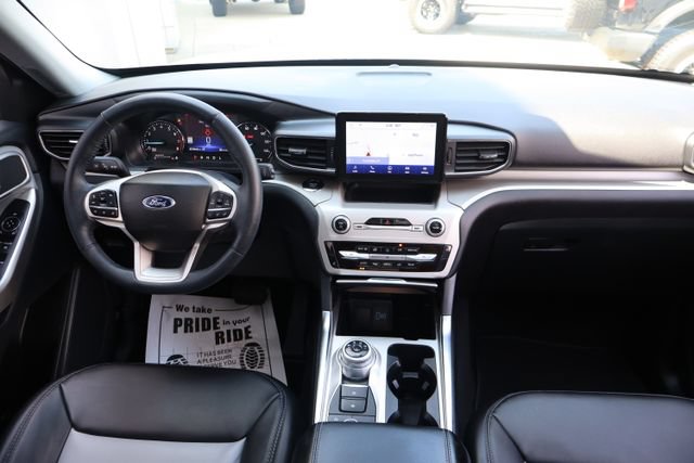 Used 2023 Ford Explorer XLT w/ Equipment Group 202A AWD/4WD image 35
