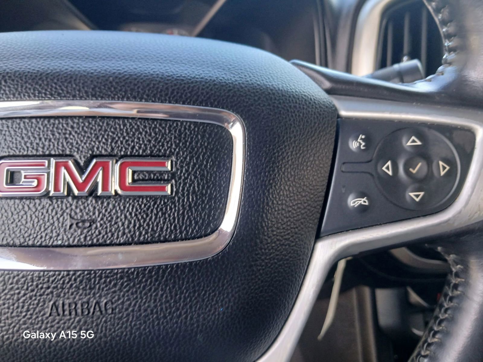 Used 2019 GMC Canyon SLE w/ Elevation Edition RWD image 29