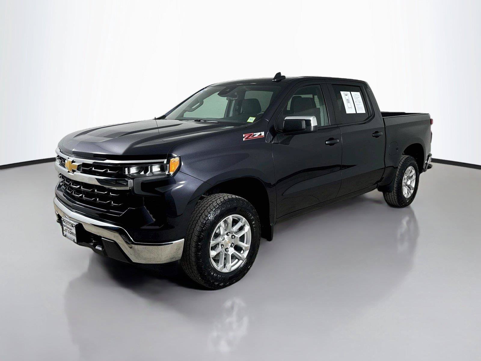 Used 2024 Chevrolet Silverado 1500 LT w/ Z71 Off-Road Package AWD/4WD image 5