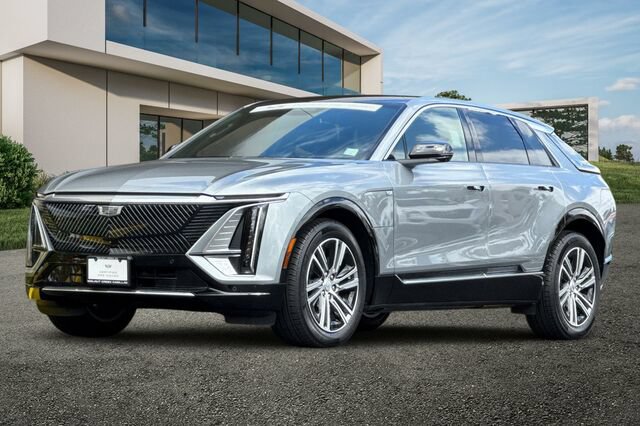 Certified 2024 Cadillac Lyriq Luxury AWD/4WD image 8