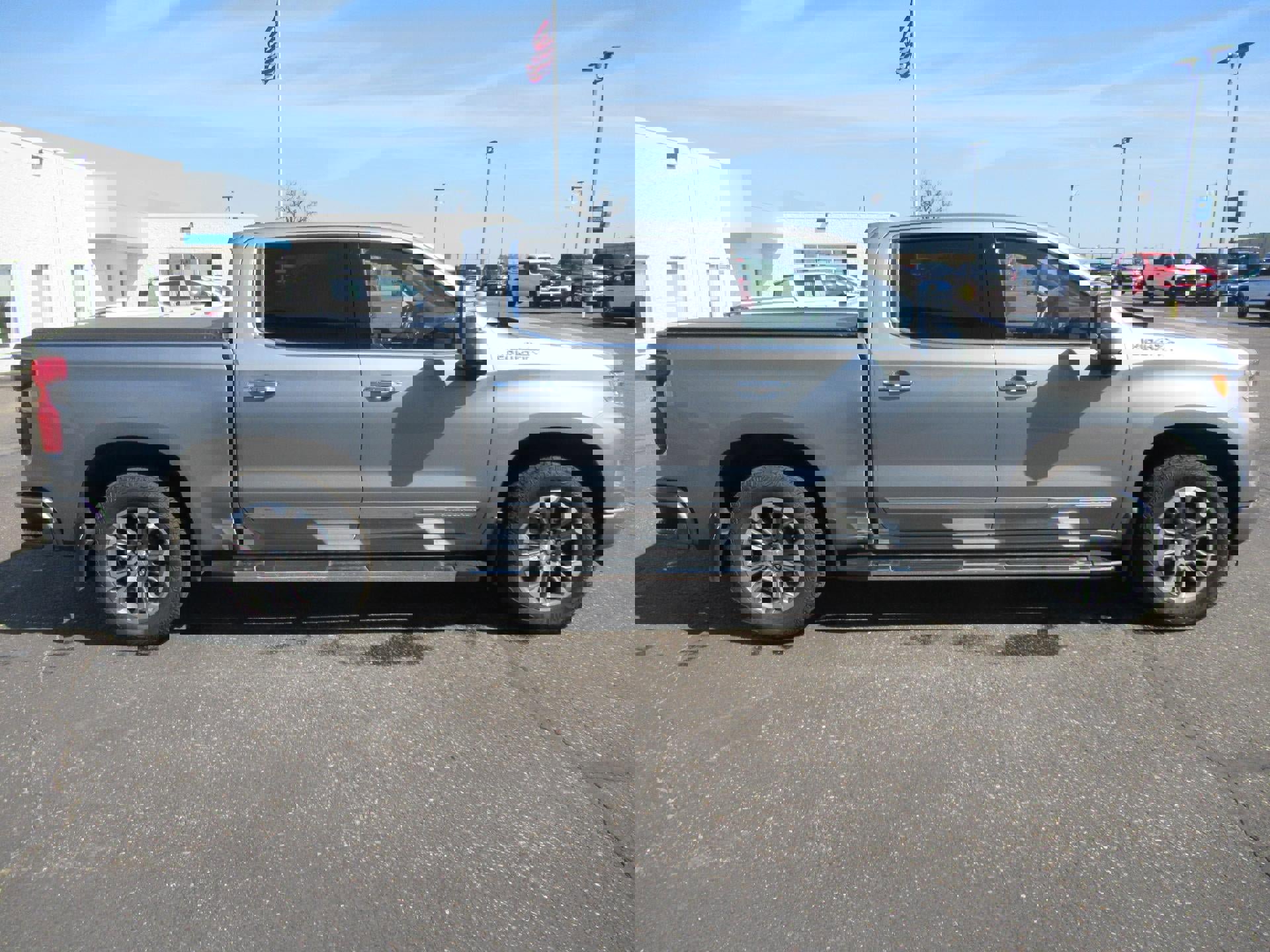 Certified 2024 Chevrolet Silverado 1500 High Country w/ Technology Package image 4