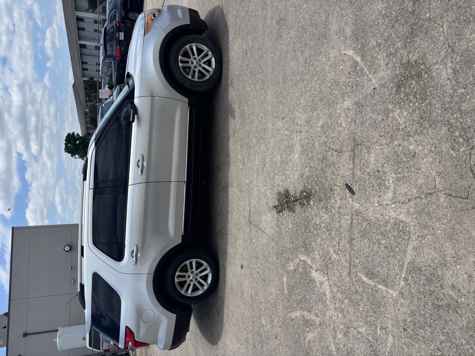 Used 2014 Ford Explorer XLT w/ Equipment Group 202A FWD image 4