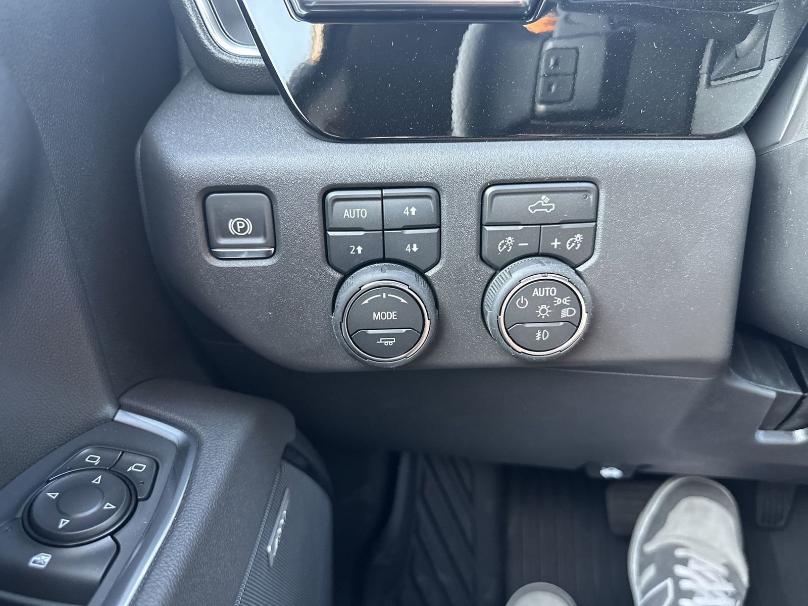 New 2026 Chevrolet Silverado 1500 LT Trail Boss w/ Convenience Package II image 17