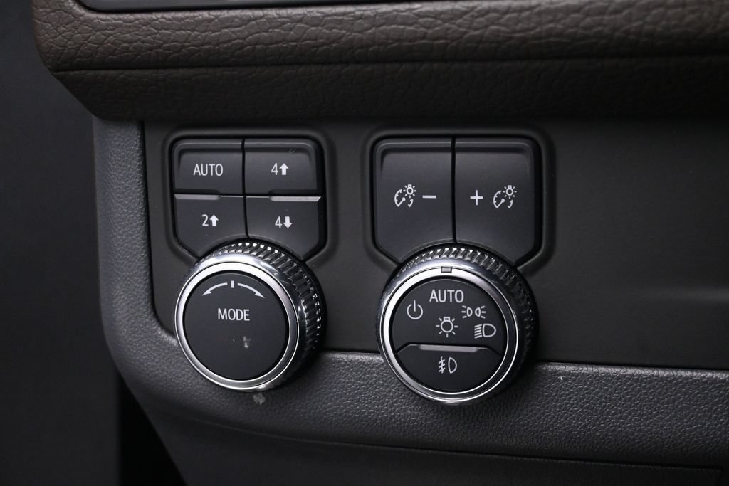 Used 2023 GMC Yukon XL Denali AWD/4WD image 43