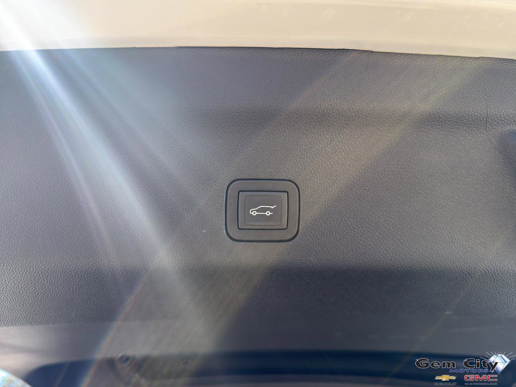 Used 2025 GMC Yukon XL Denali w/ Sun & Power Step Package AWD/4WD image 12