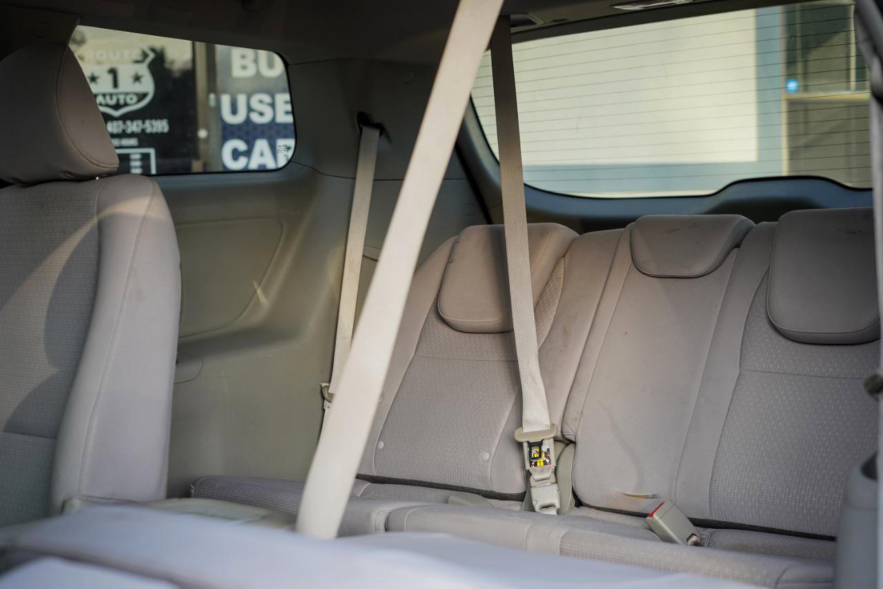 Used 2016 Kia Sedona LX FWD image 14