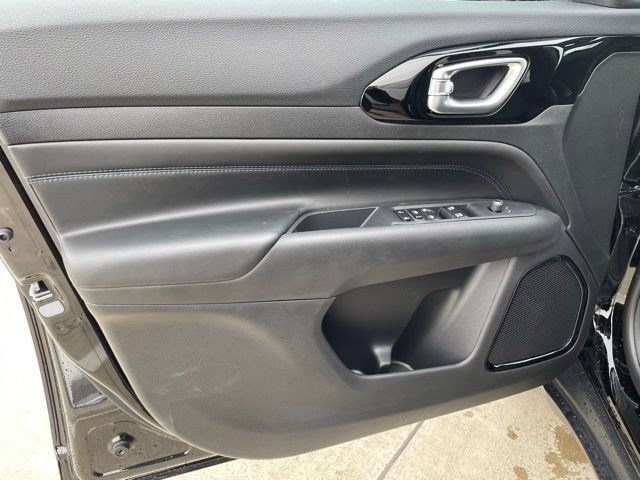 New 2026 Jeep Compass Latitude AWD/4WD image 13