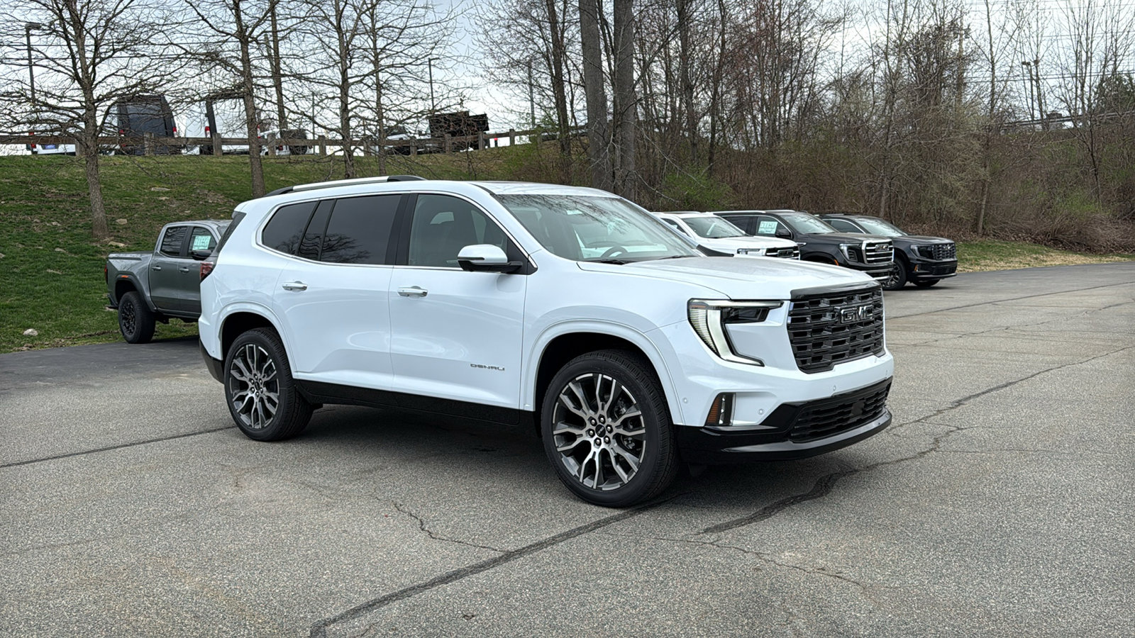 New 2026 GMC Acadia Denali Ultimate image 2
