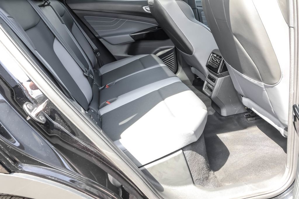 Used 2023 Volkswagen ID.4 Pro S Plus image 36
