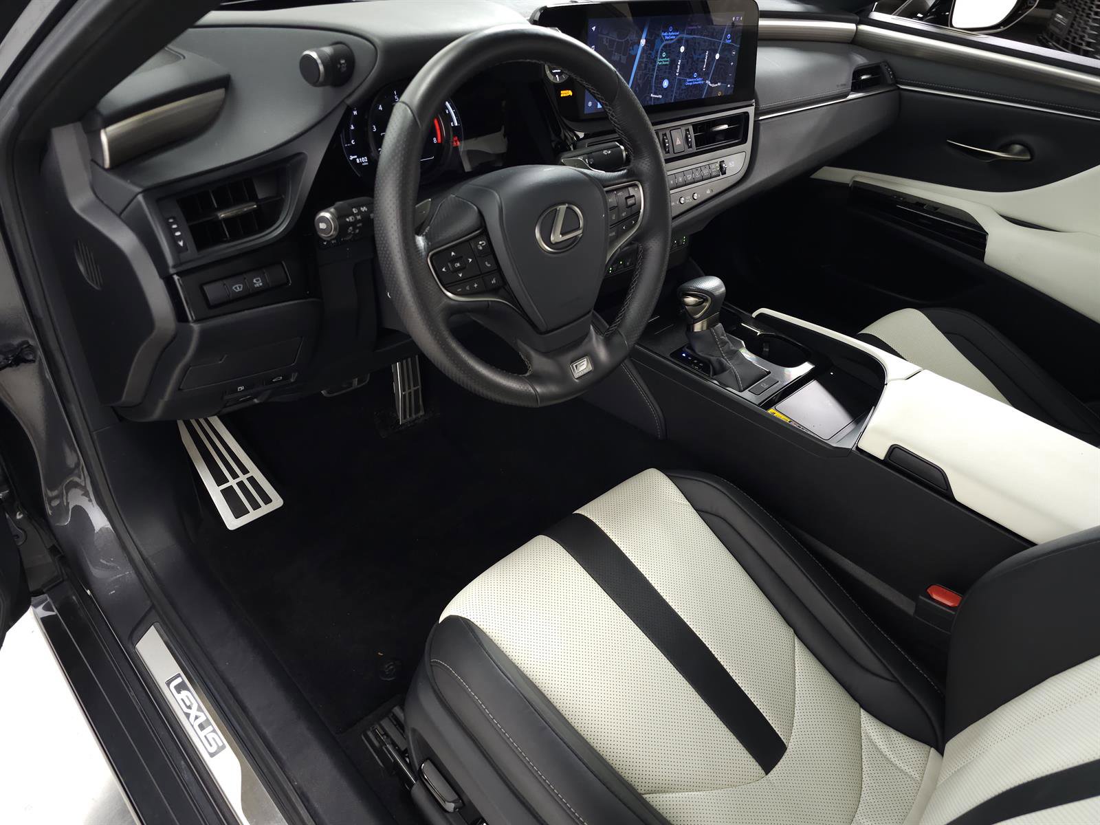 Used 2025 Lexus ES 350 F Sport FWD image 15