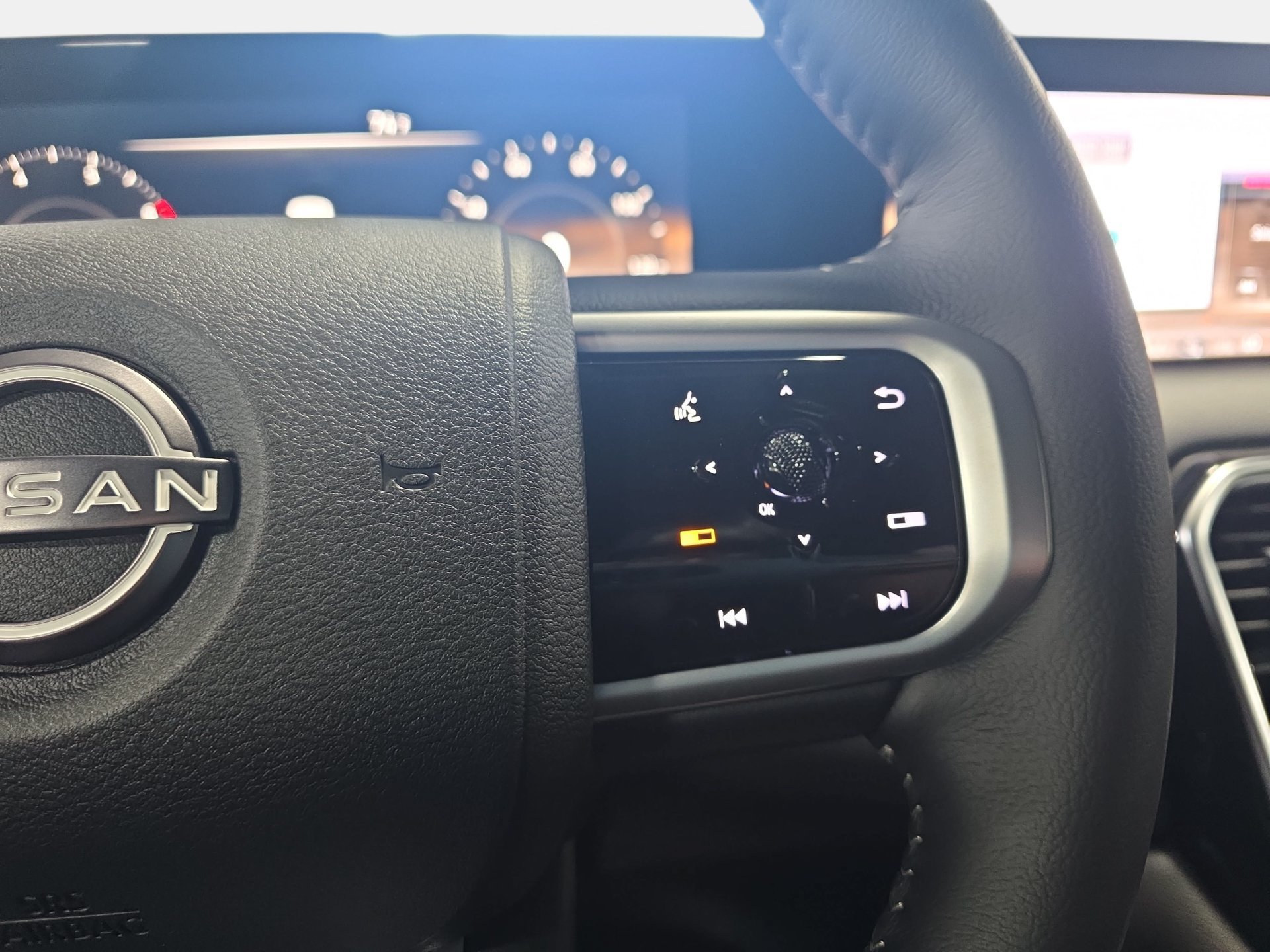New 2026 Nissan Armada SL w/ Captain's Chari Seat Package AWD/4WD image 18